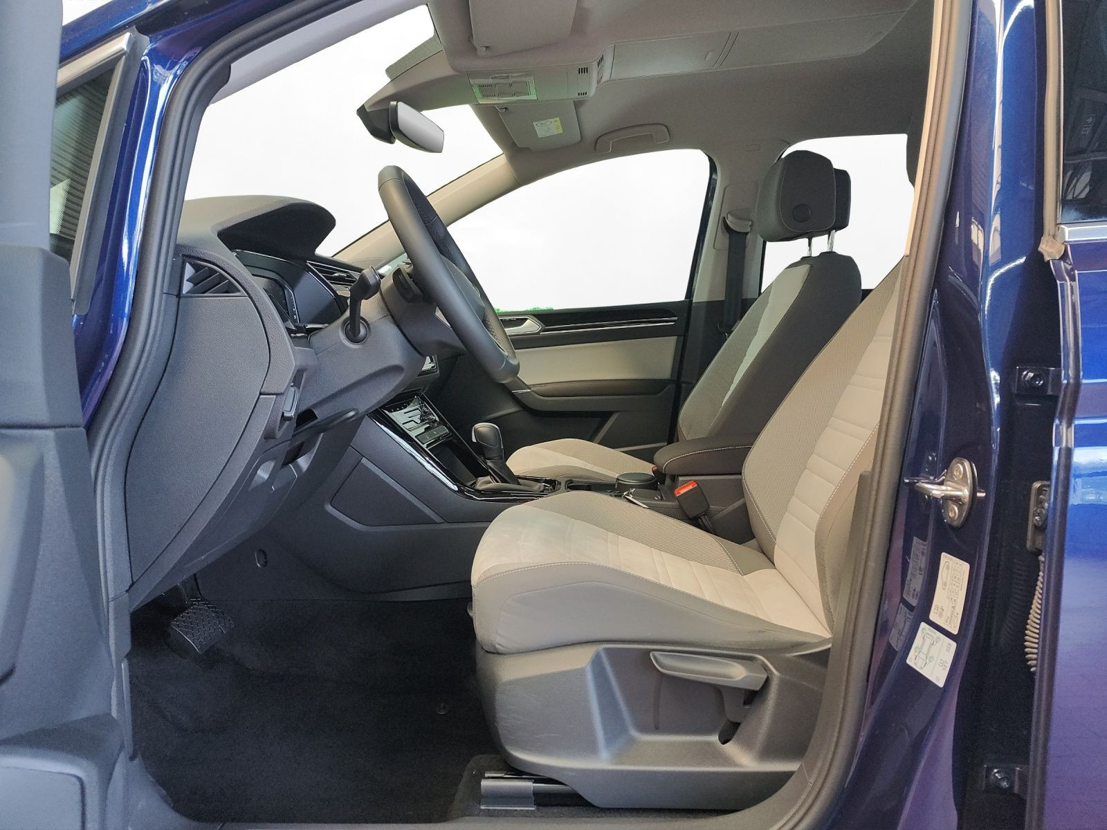 Volkswagen - Touran_2