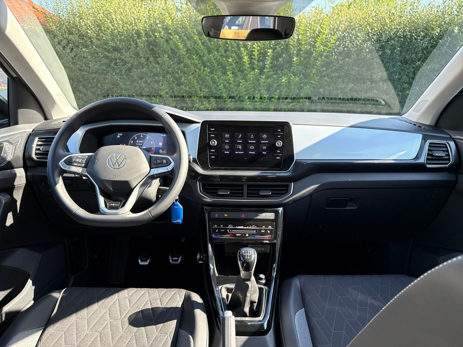 Volkswagen - T-Cross_13