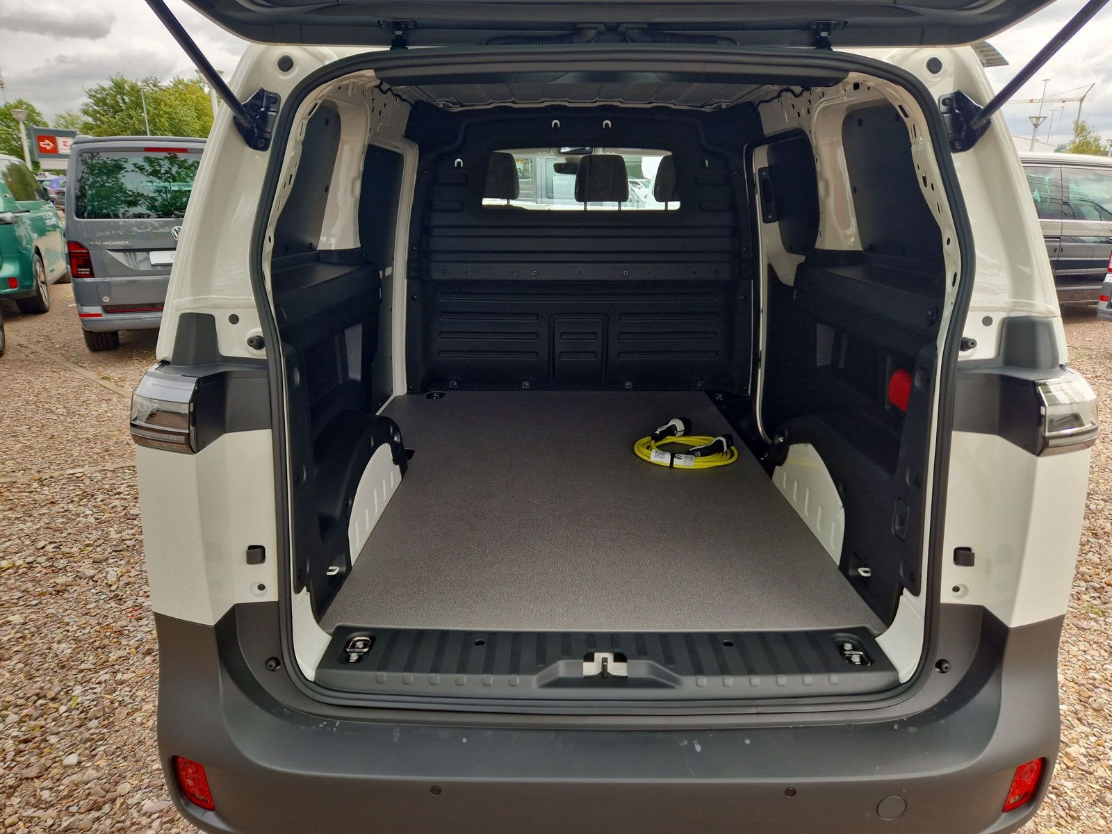 Volkswagen - ID. Buzz Cargo_8