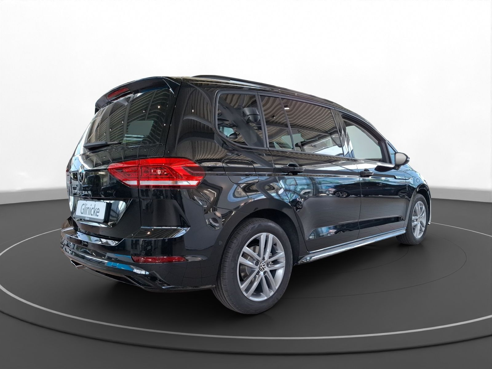 Volkswagen - Touran_11