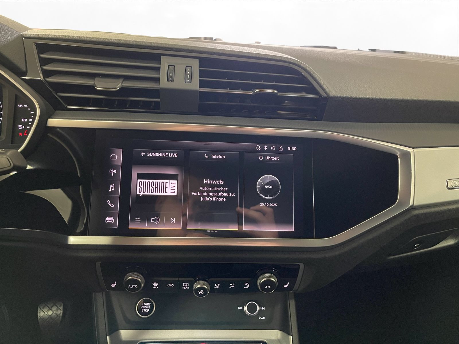 Audi - Q3_10