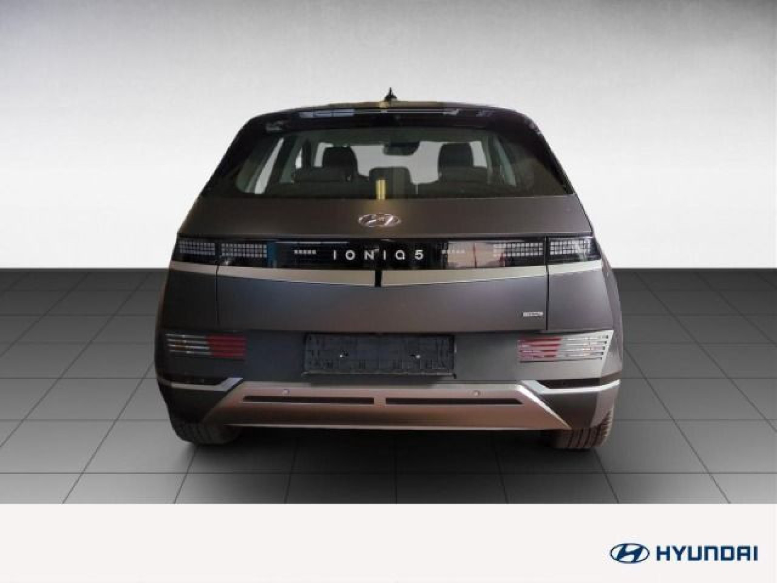 Hyundai - IONIQ 5_5