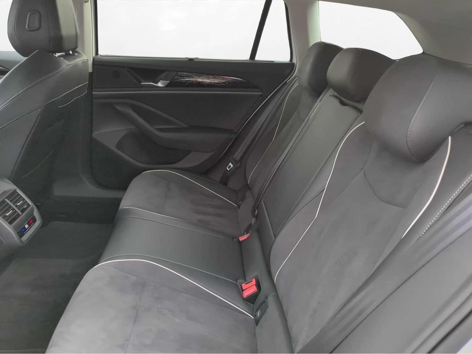 Volkswagen - Passat_5