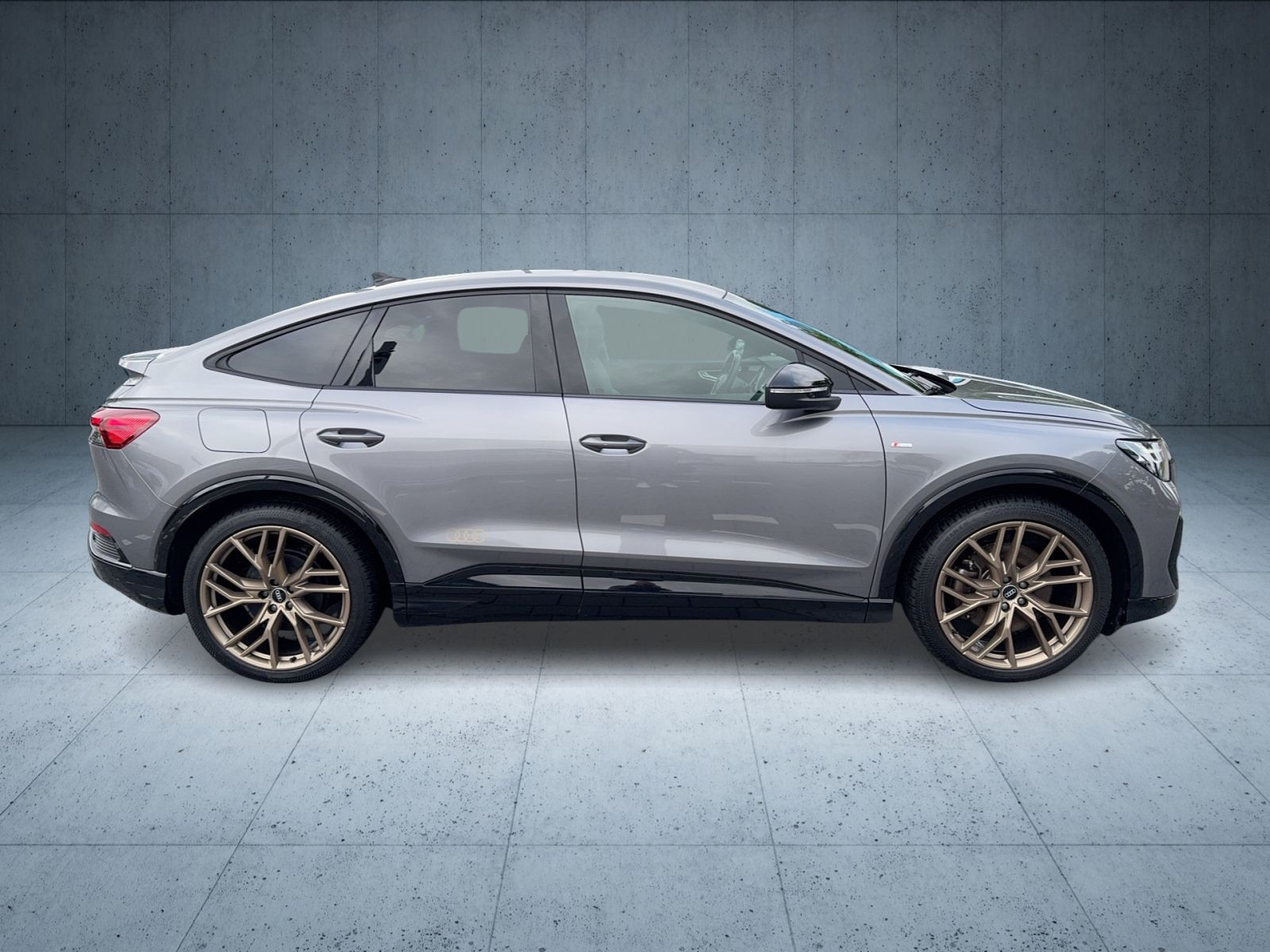 Audi - Q4 Sportback e-tron_8