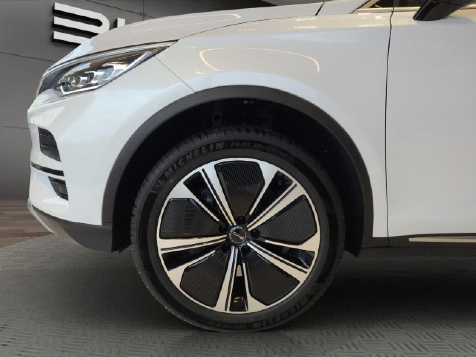 BYD - TANG_22