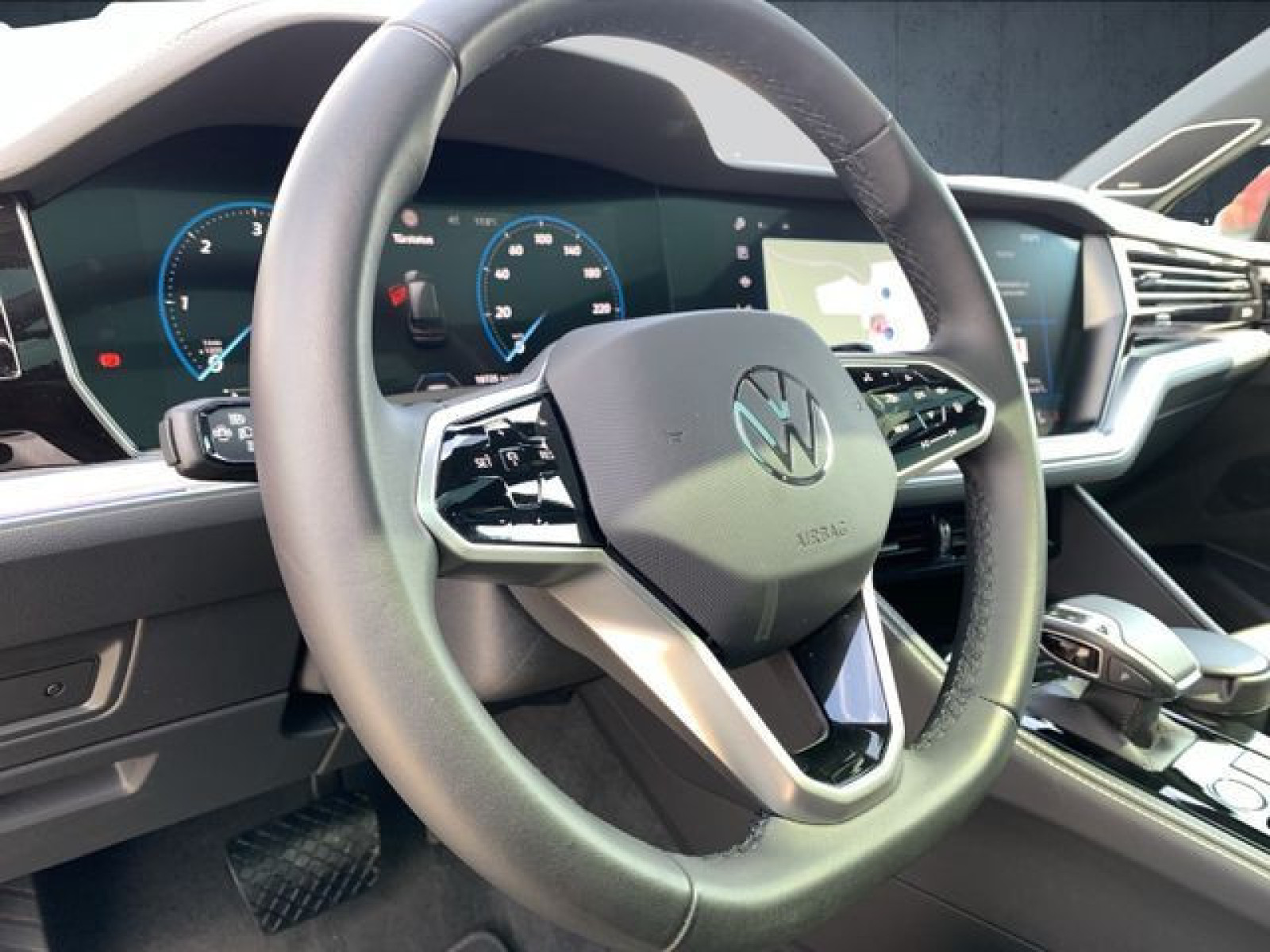 Volkswagen - Touareg_23