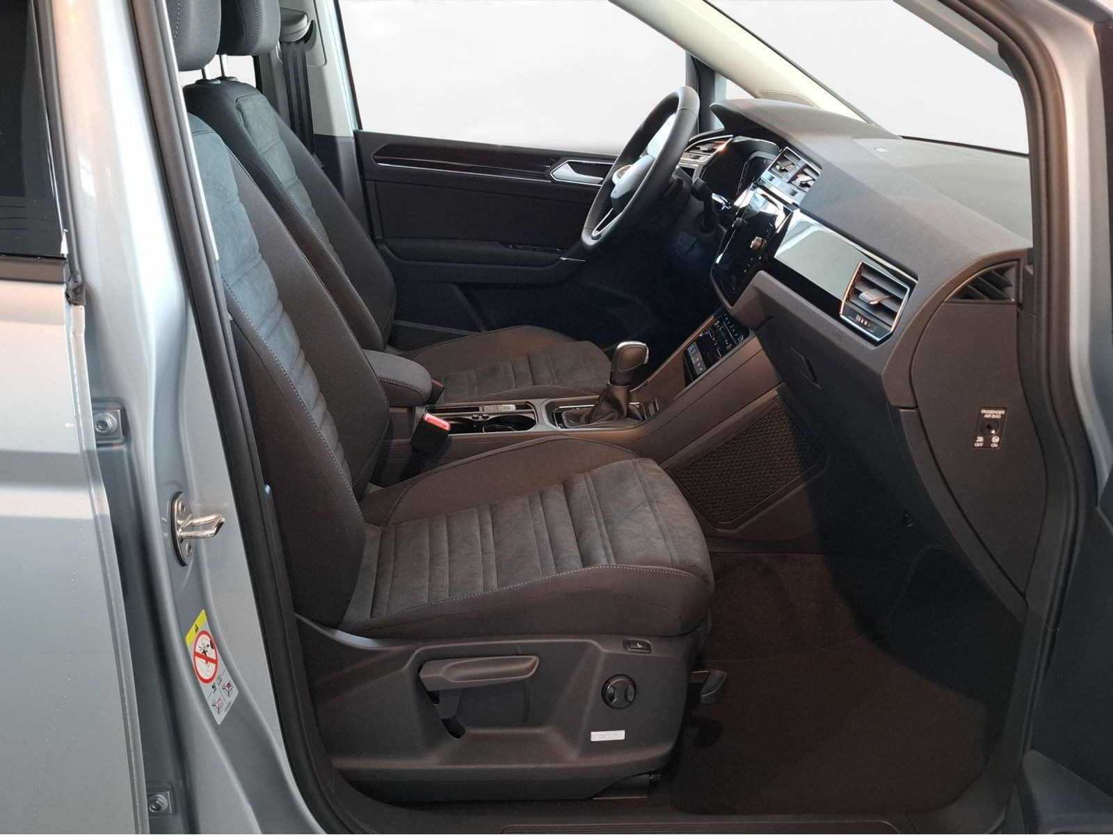 Volkswagen - Touran_12