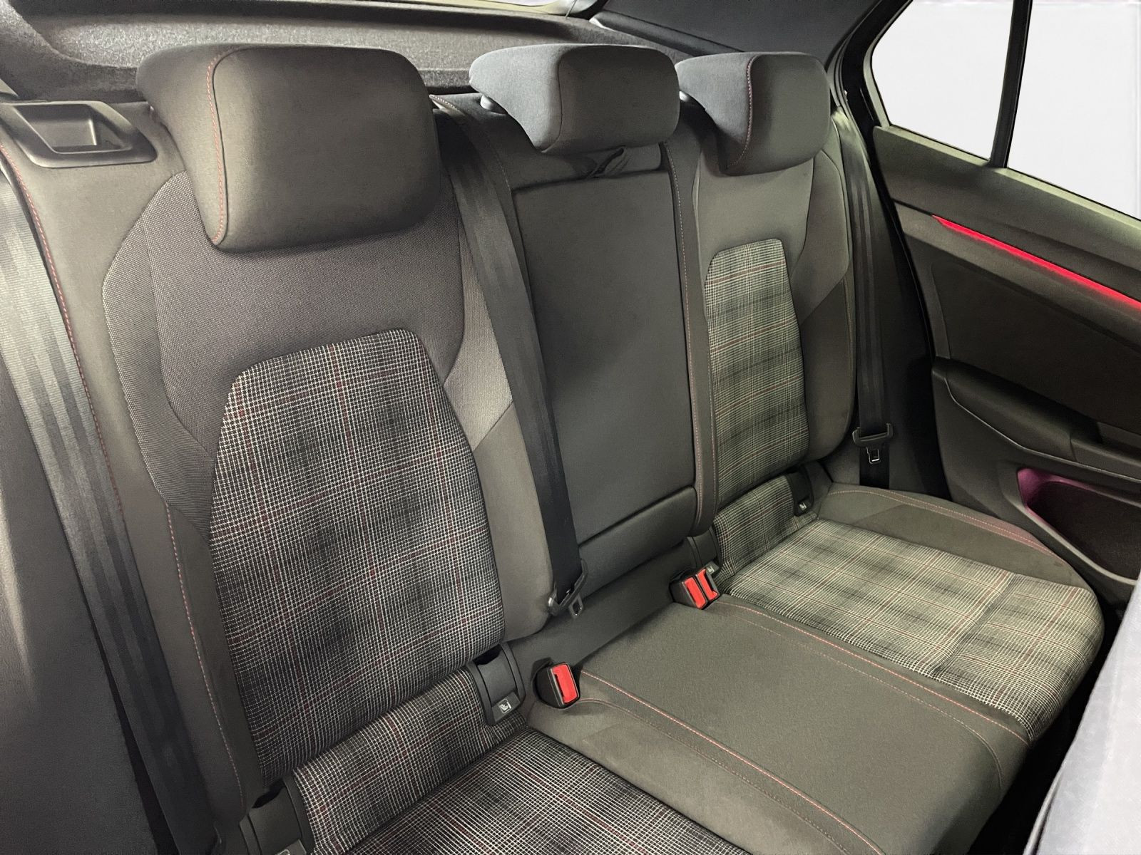 Volkswagen - Golf GTI_19