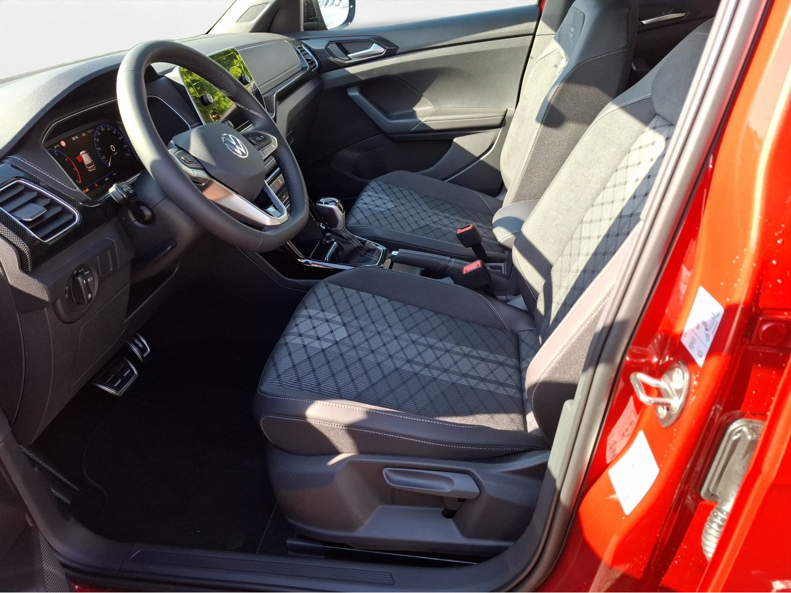Volkswagen - T-Cross_4