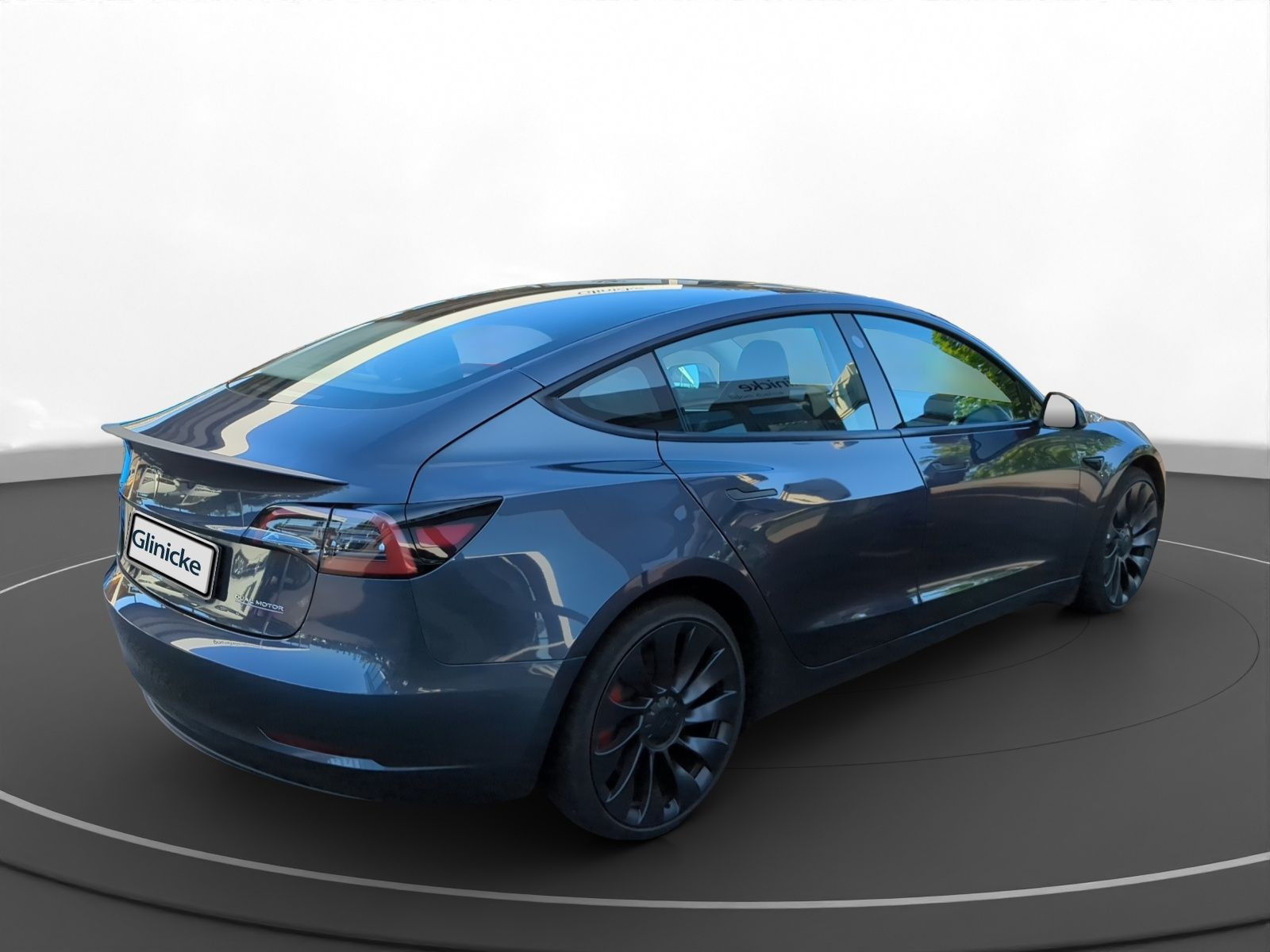 Tesla - Model 3_9