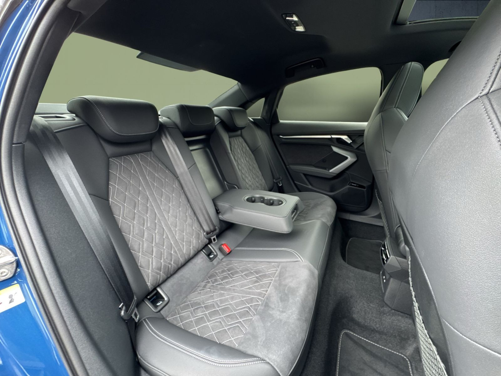 Audi - S3 Limousine_19