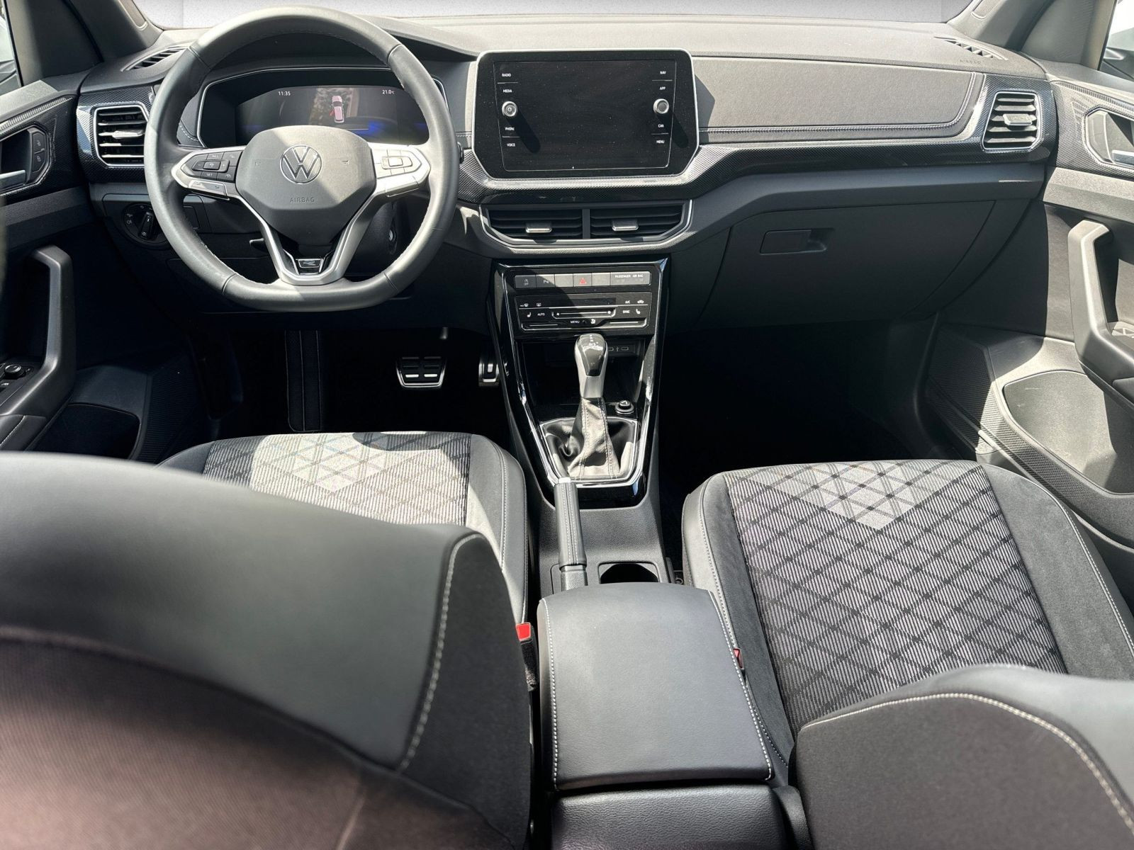 Volkswagen - T-Cross_13