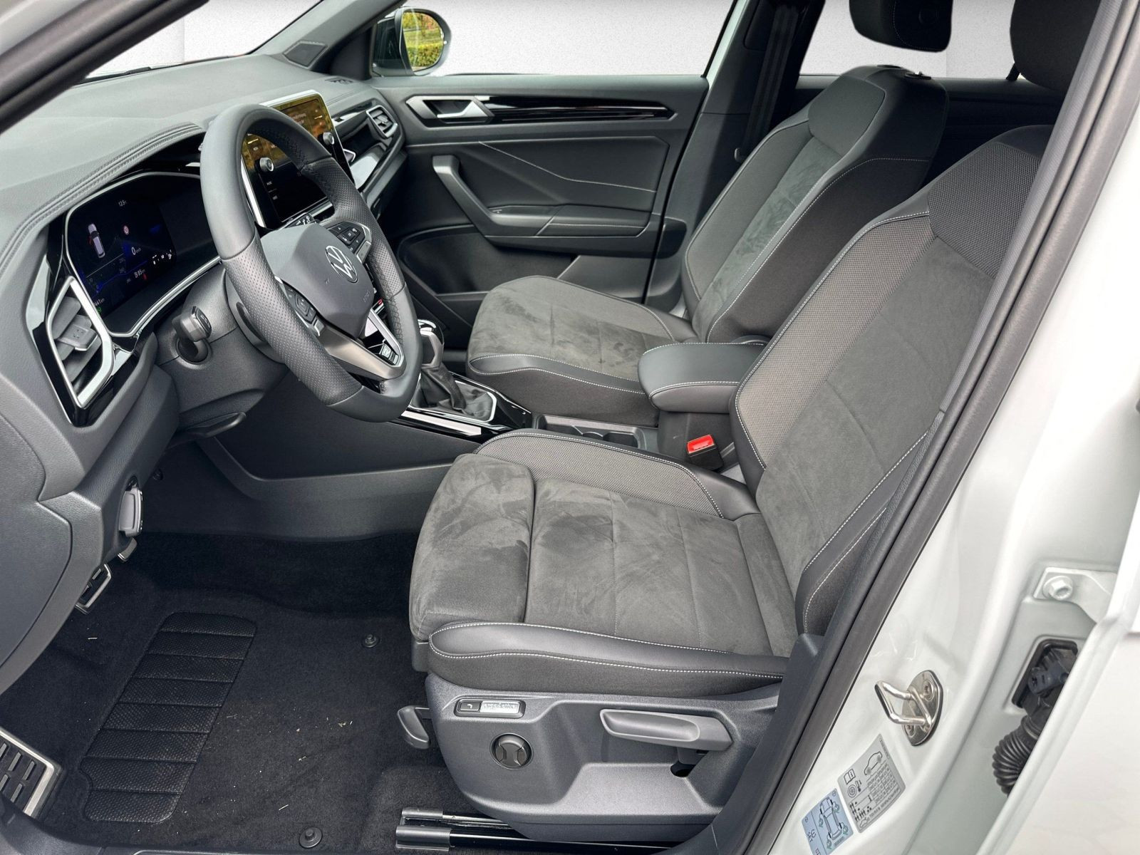 Volkswagen - T-Roc_10