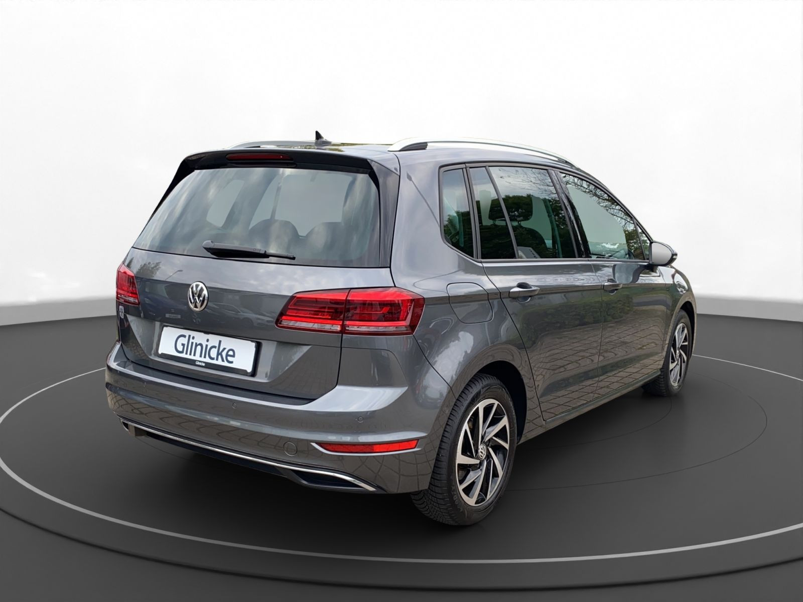 Volkswagen - Golf Sportsvan_8