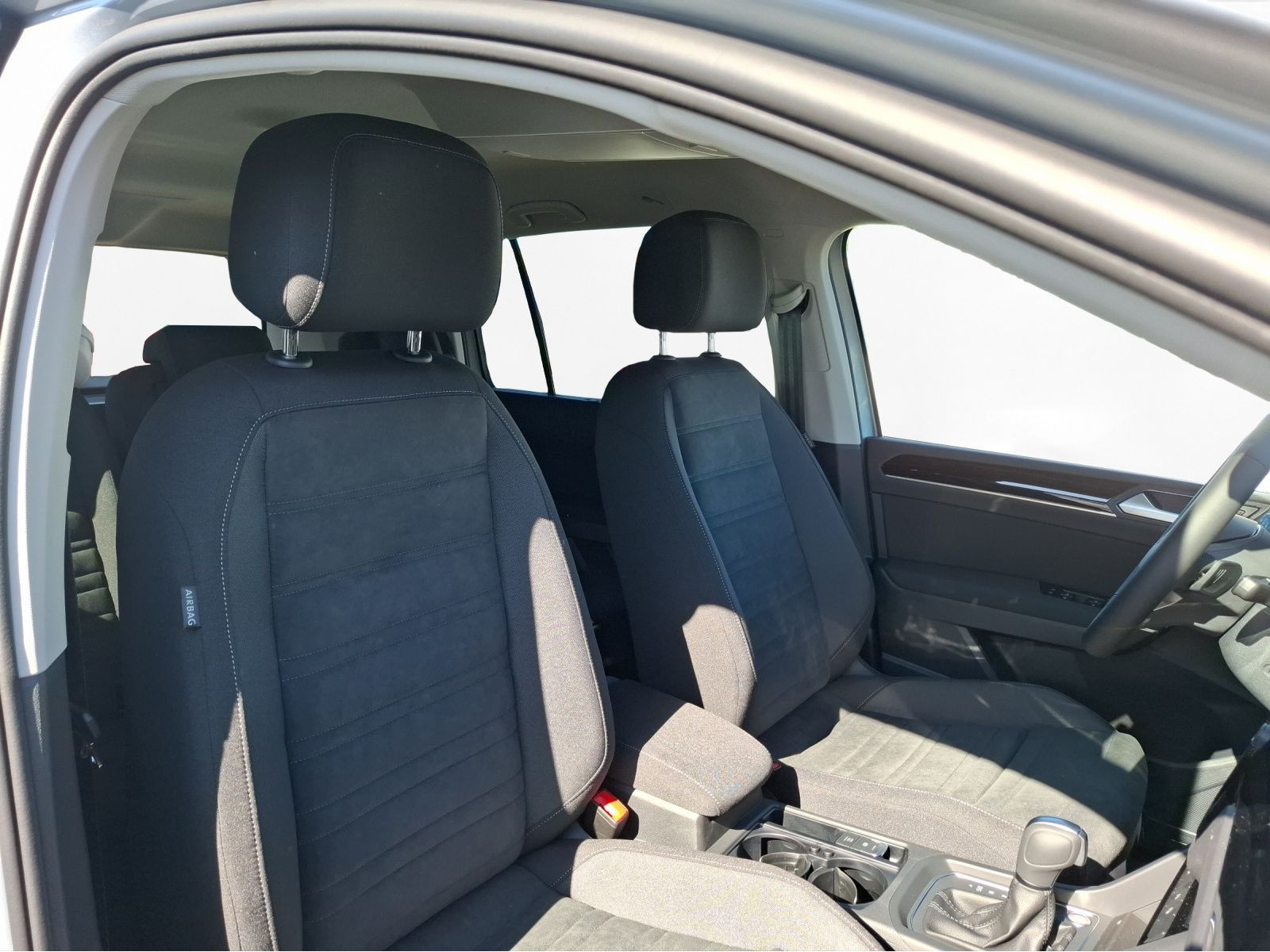 Volkswagen - Touran_11