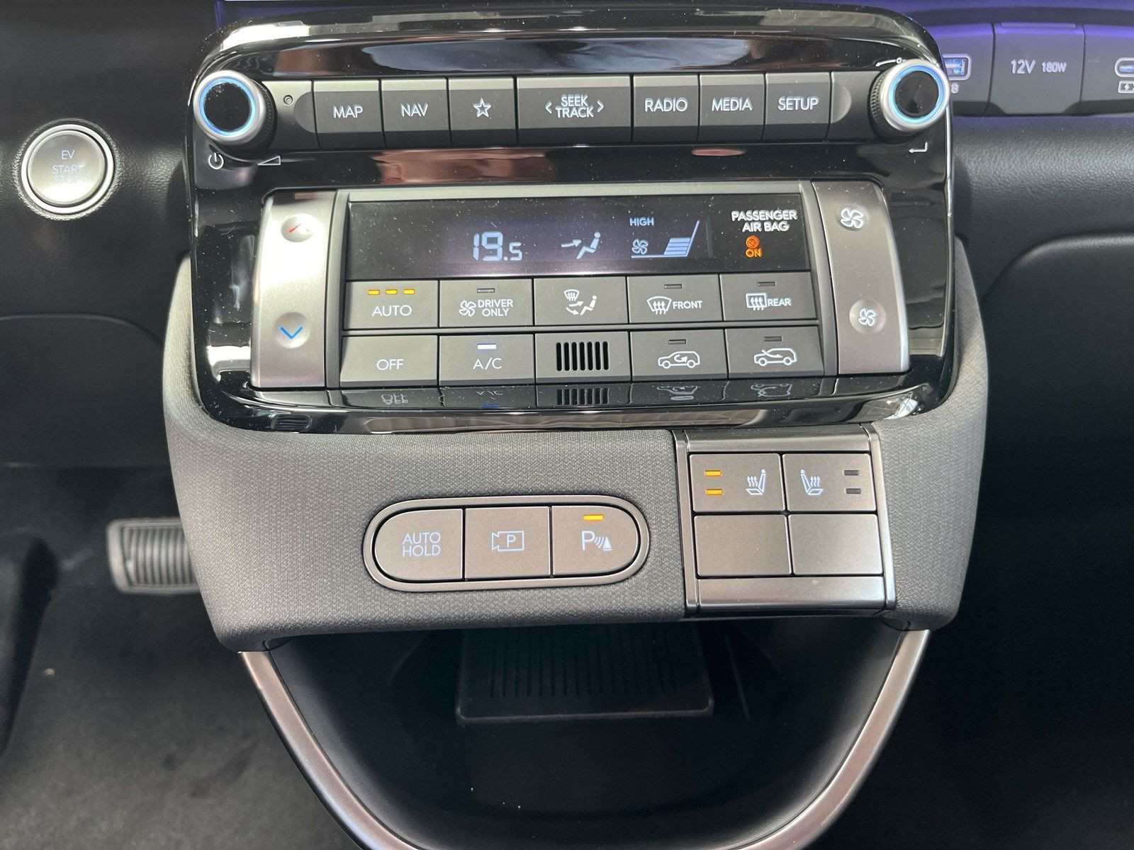 Hyundai - INSTER_11