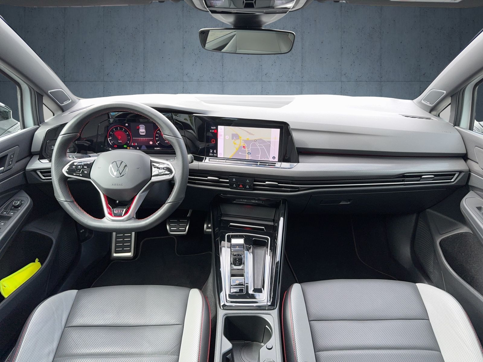 Volkswagen - Golf GTI_13