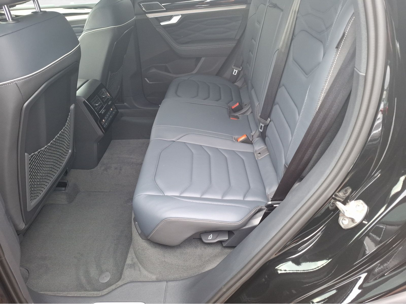 Volkswagen - Touareg_5