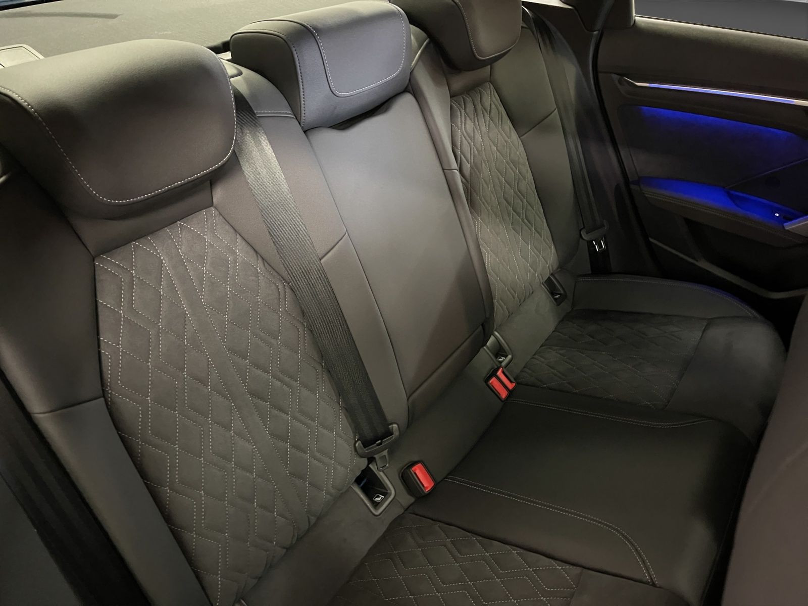 Audi - S3 Limousine_19