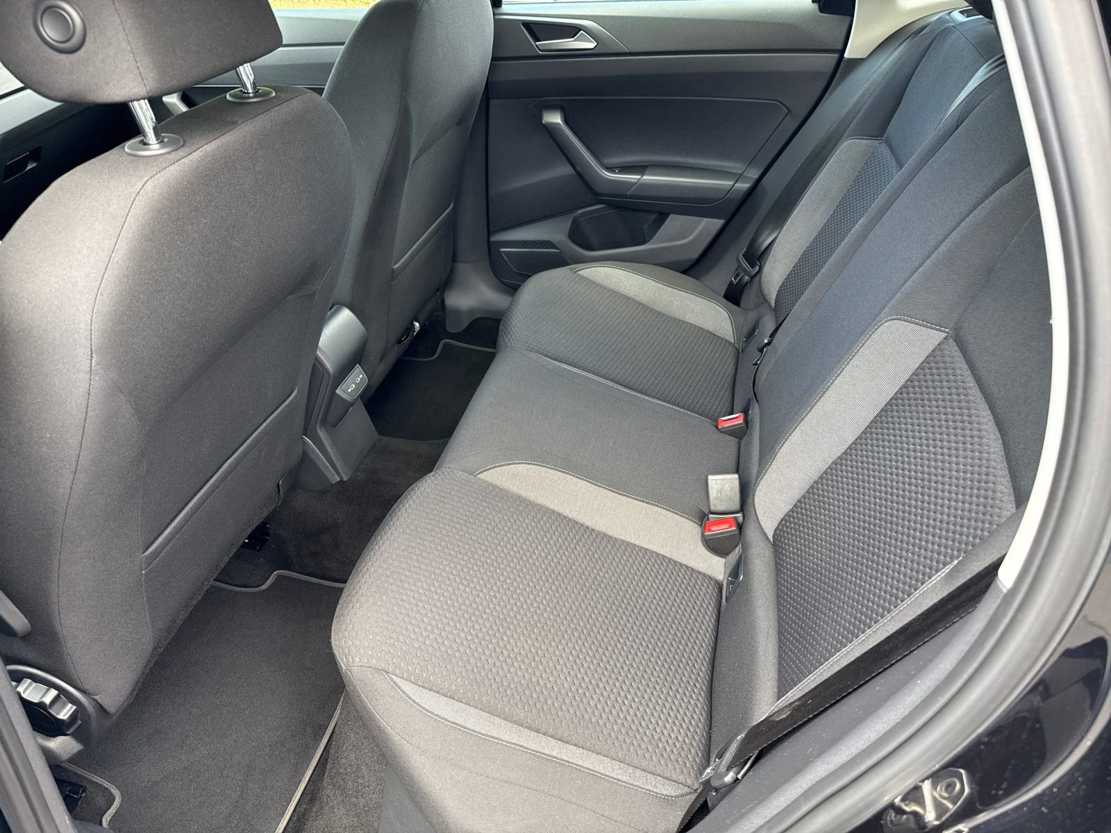 Volkswagen - Polo_12