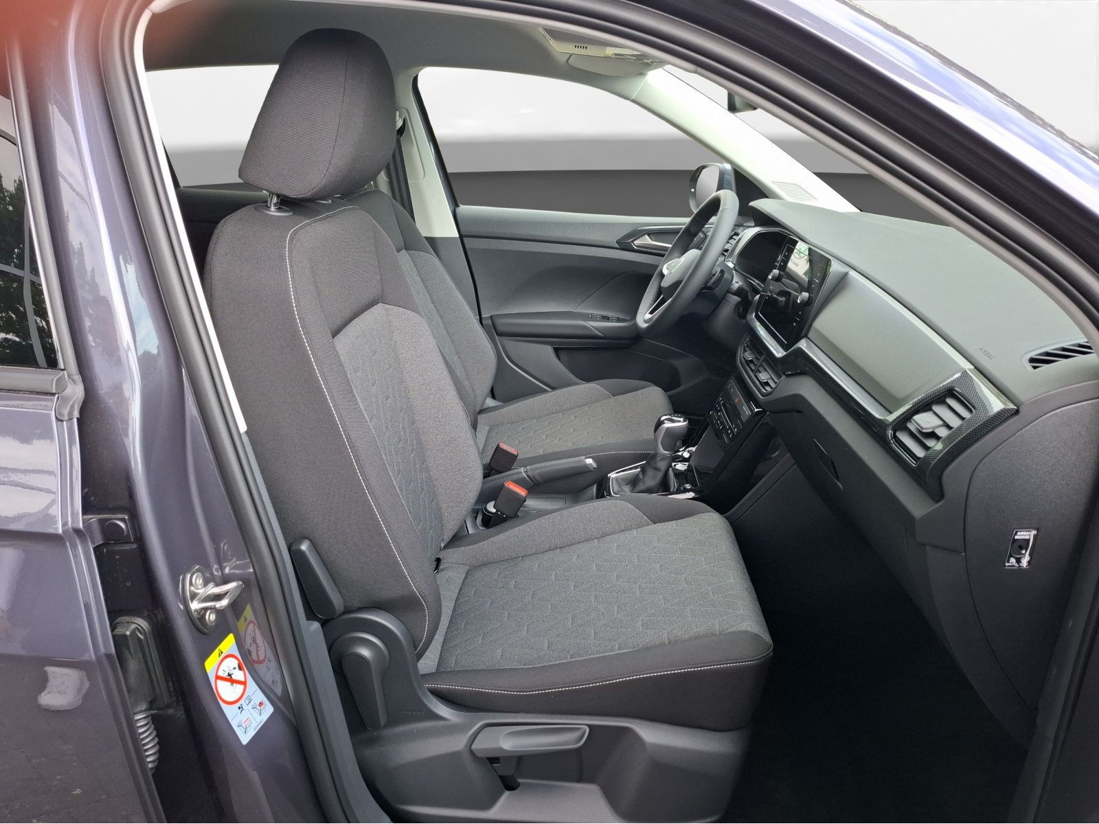Volkswagen - T-Cross_12