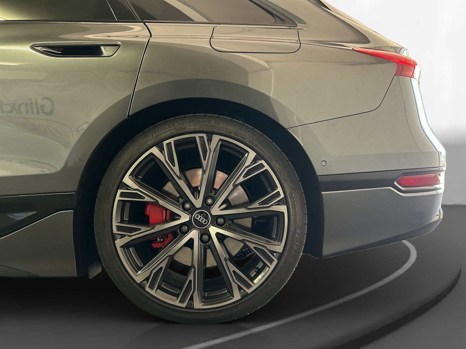 Audi - S6 Avant e-tron_14