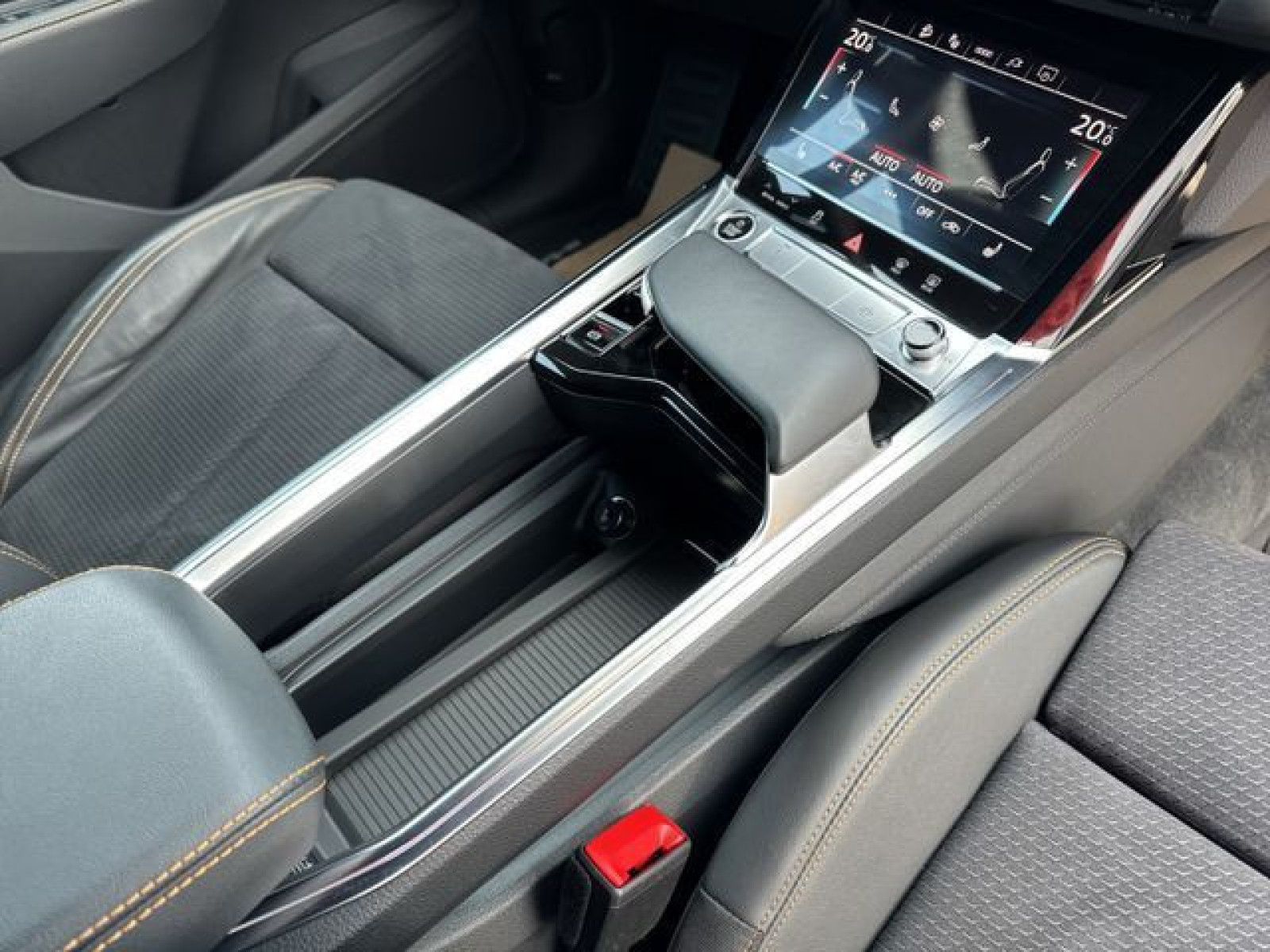 Audi - e-tron_23