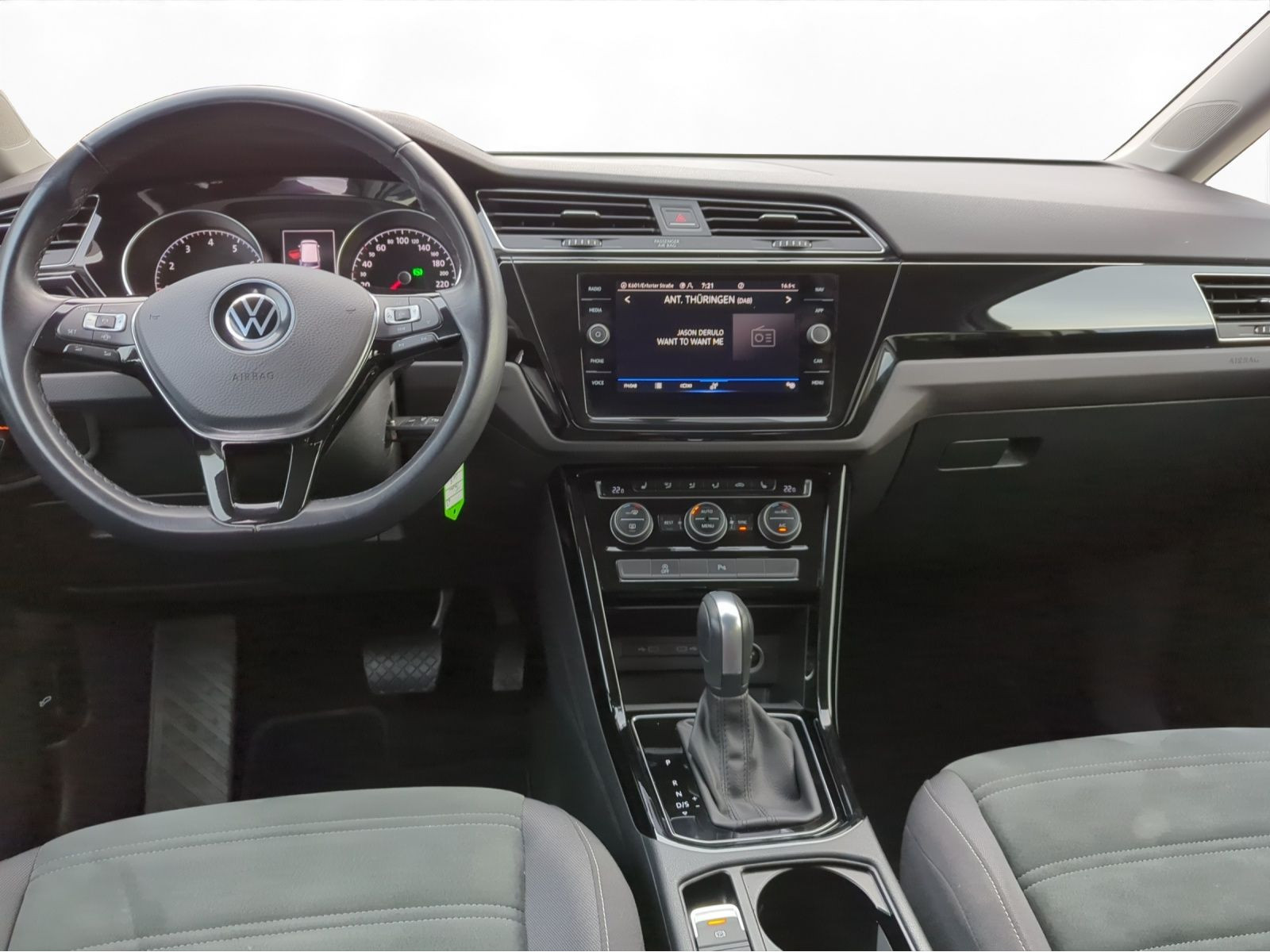 Volkswagen - Touran_6