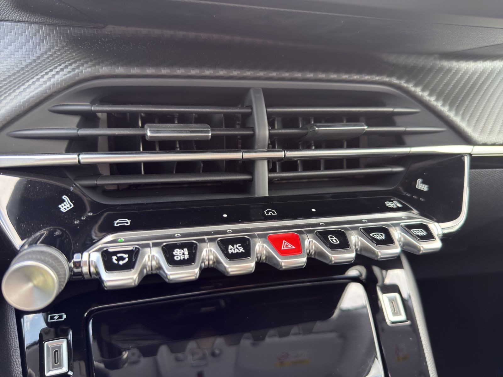 Peugeot - 208_15
