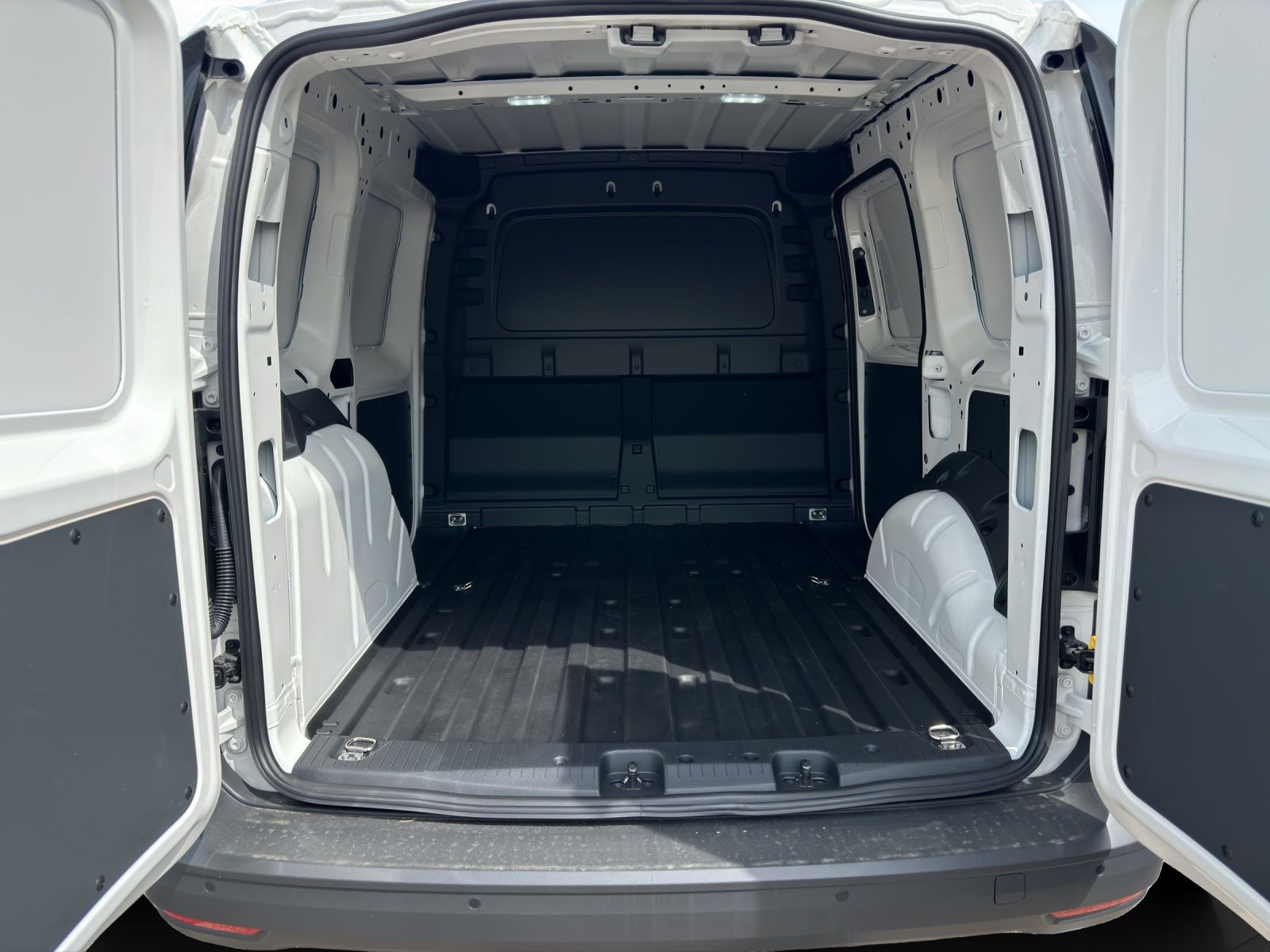 Volkswagen - Caddy Cargo_11