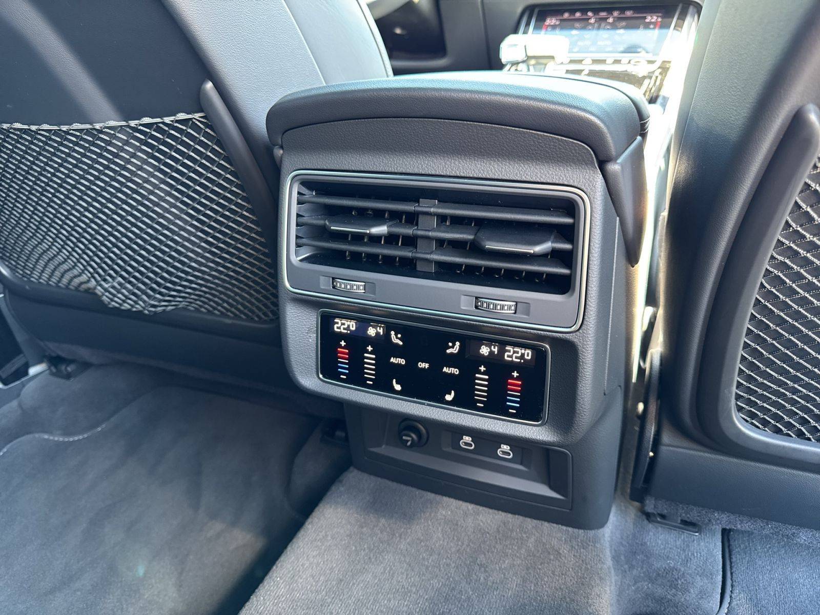 Audi - Q8_19 Audi - Q8_19