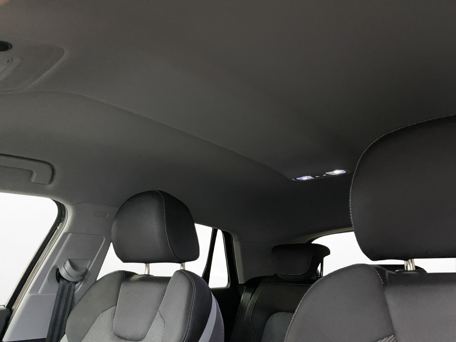 Audi - Q2_11