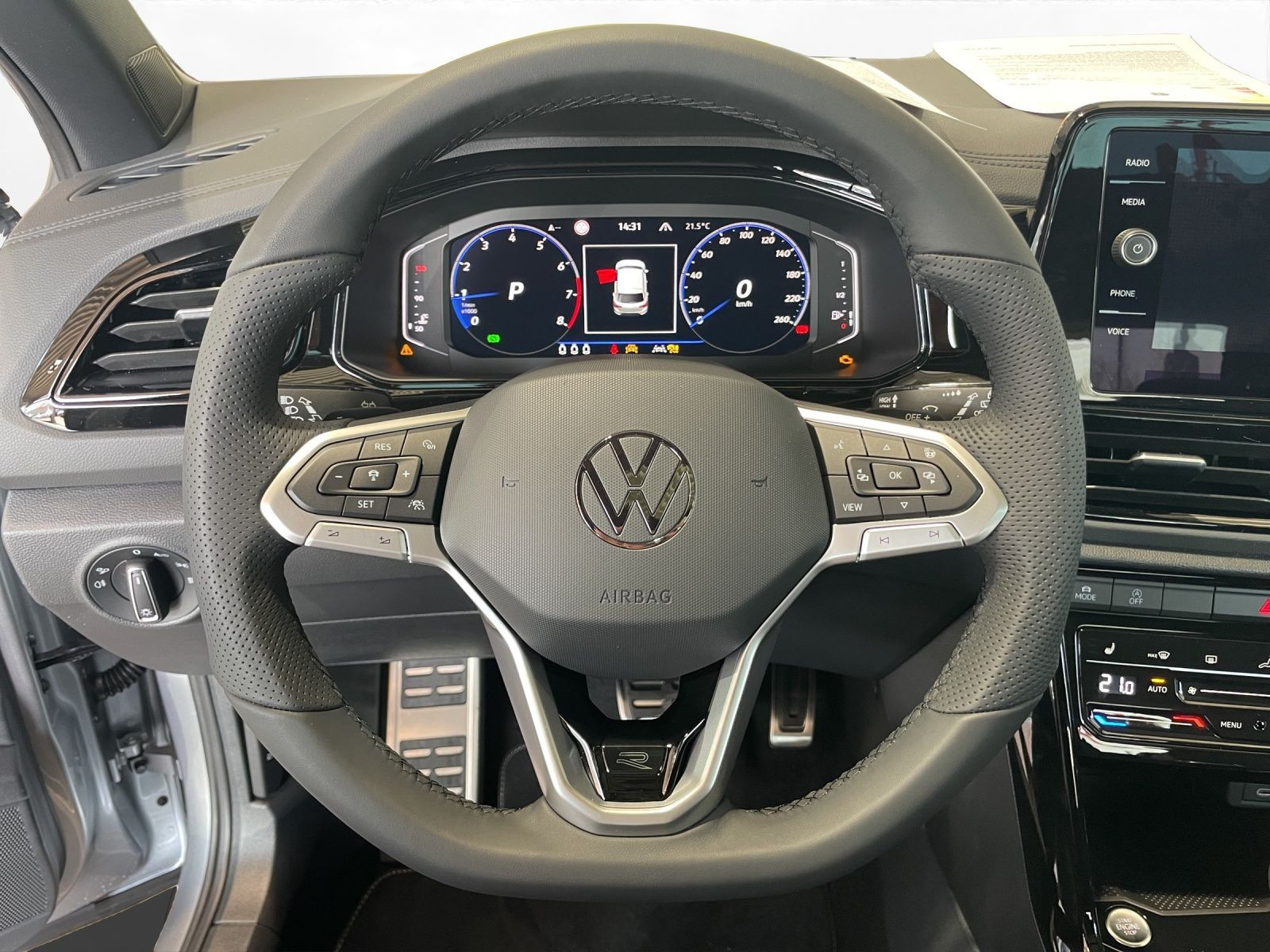 Volkswagen - T-Roc_8