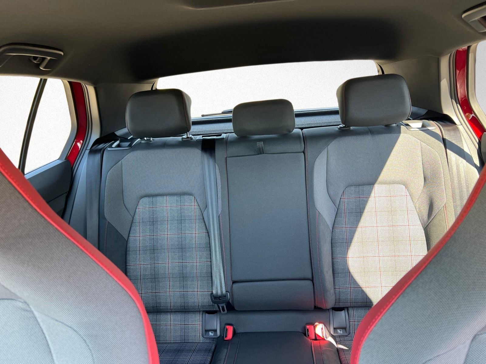 Volkswagen - Golf GTI_9