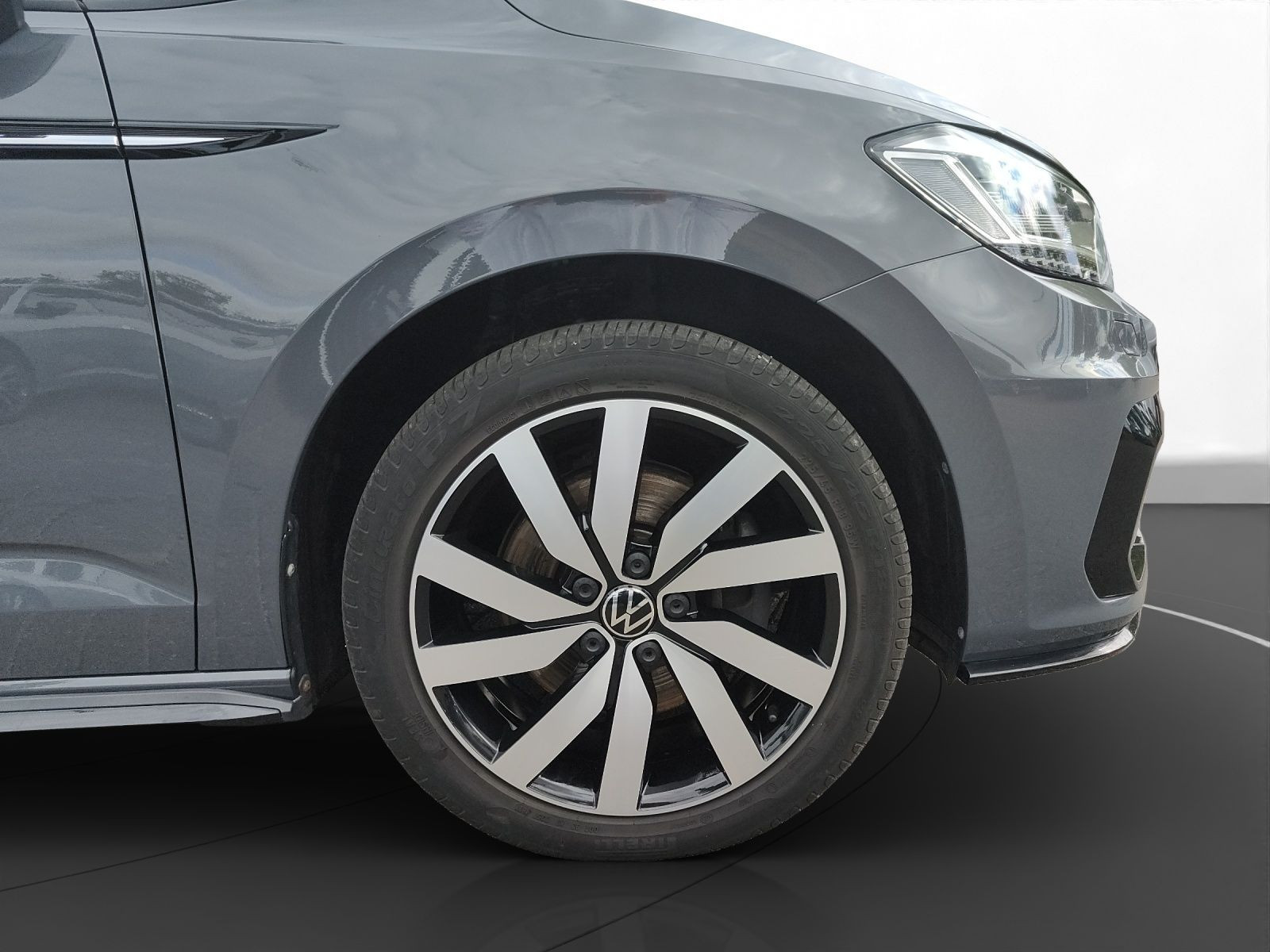 Volkswagen - Touran_15