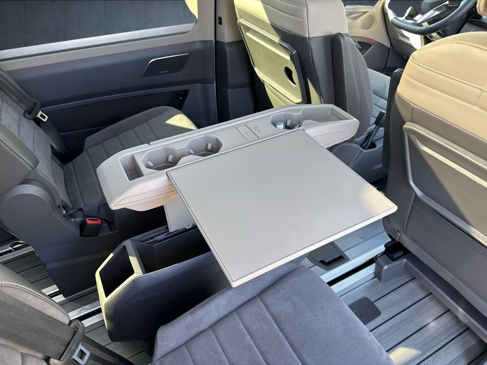 Volkswagen - Multivan_21