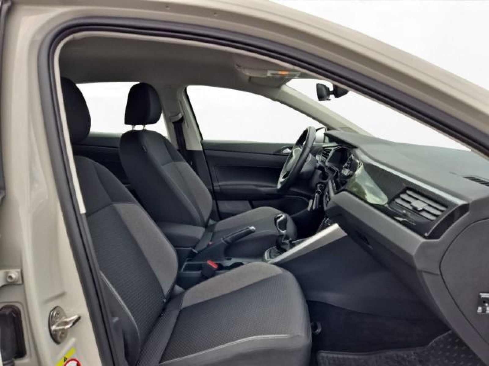 Volkswagen - Polo_12