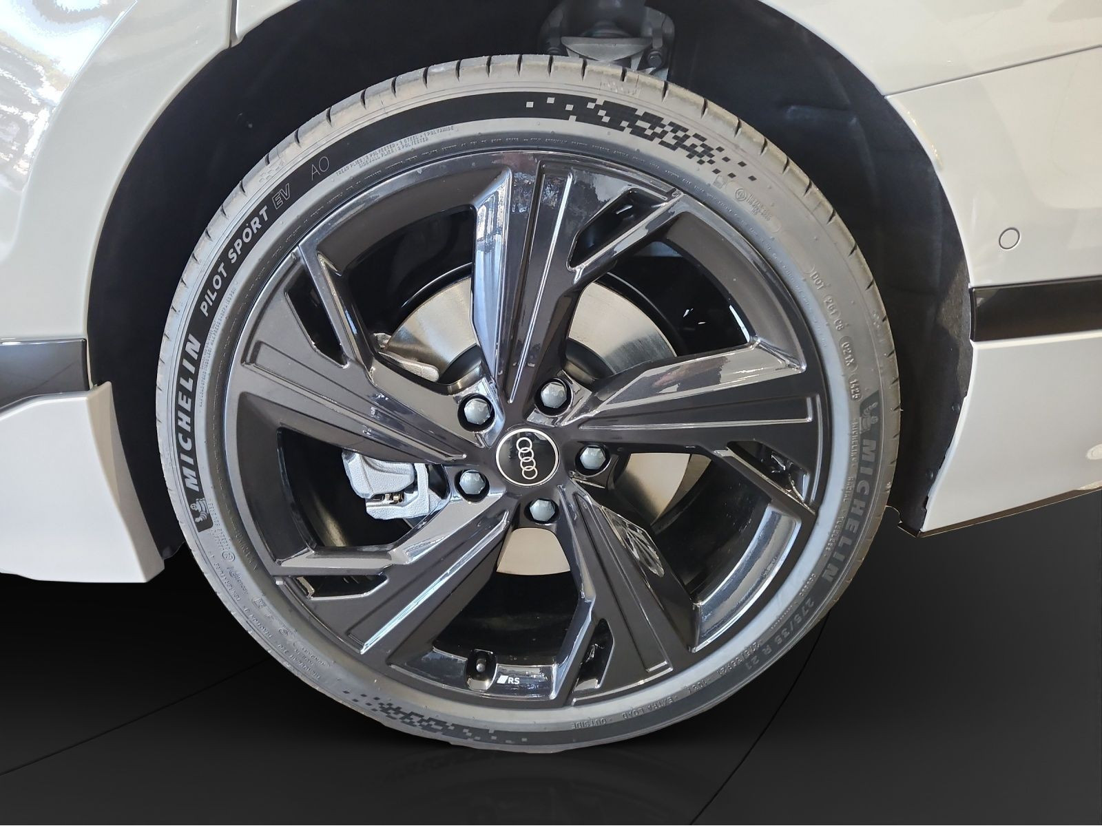 Audi - A6 Sportback e-tron_10