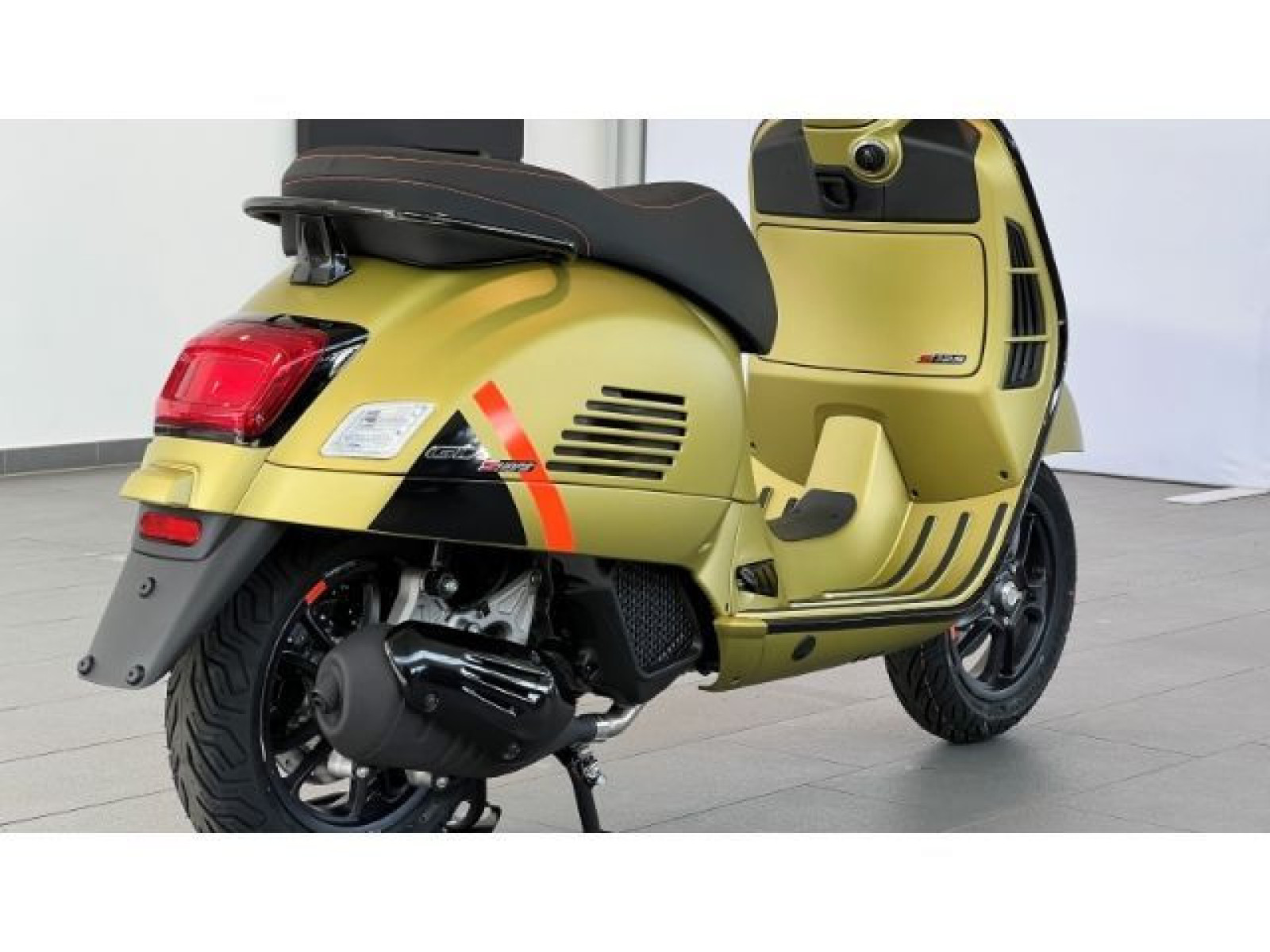 Piaggio - _10