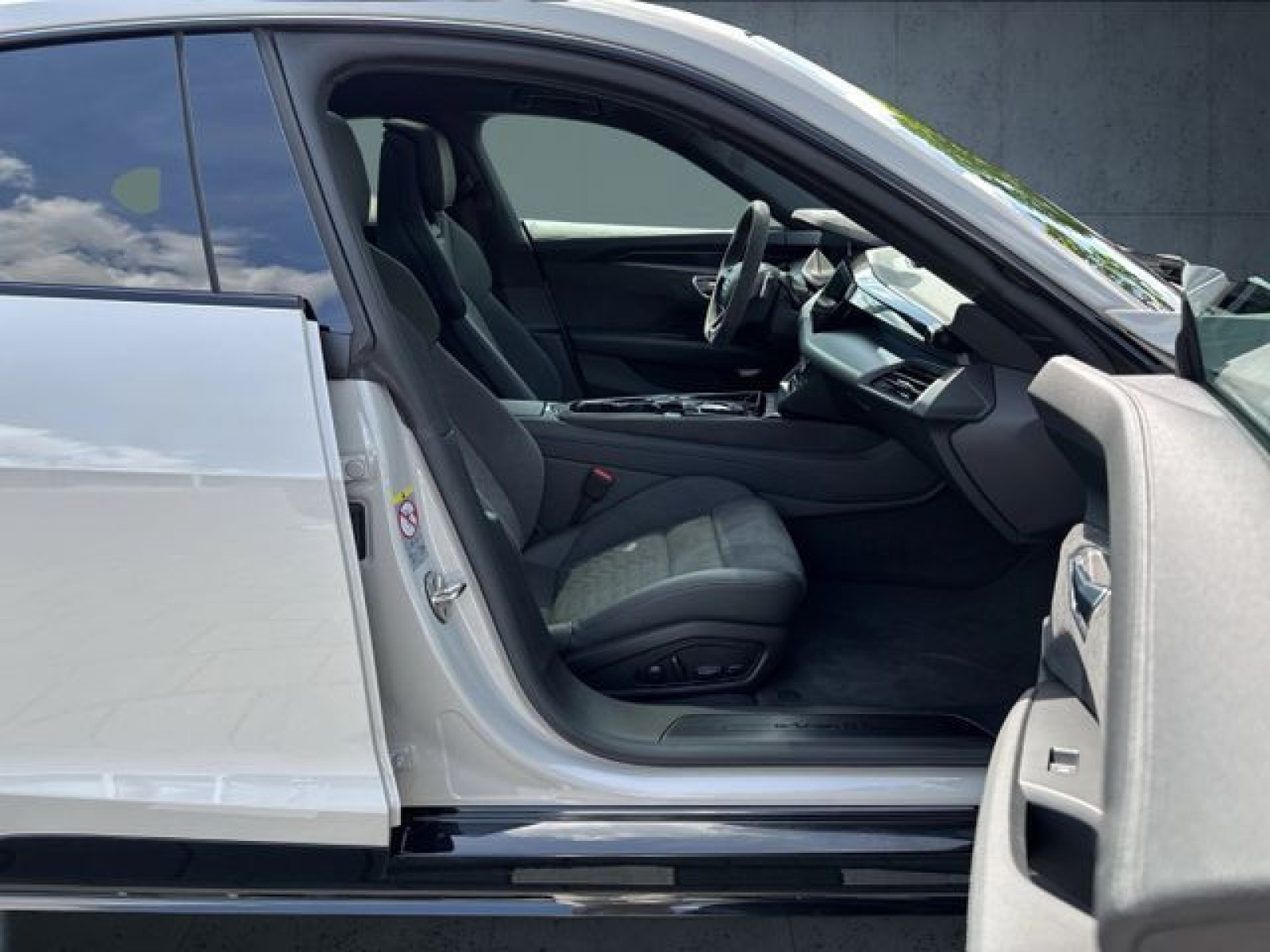 Audi - e-tron GT quattro_16