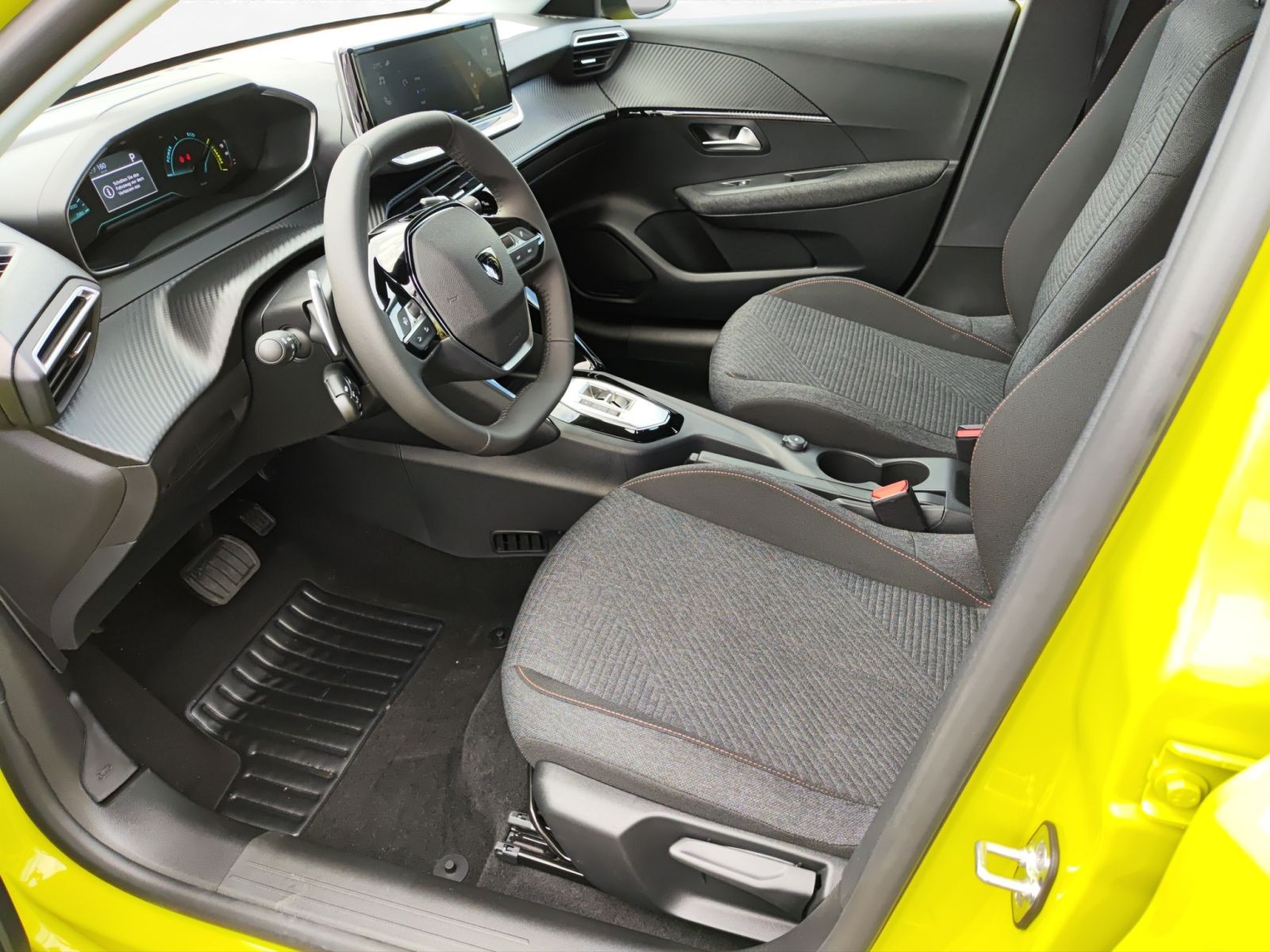 Peugeot - 208_11