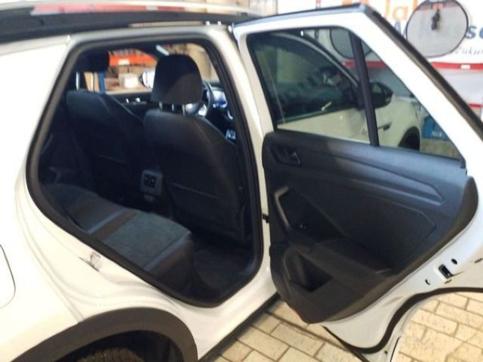 Volkswagen - T-Roc_8