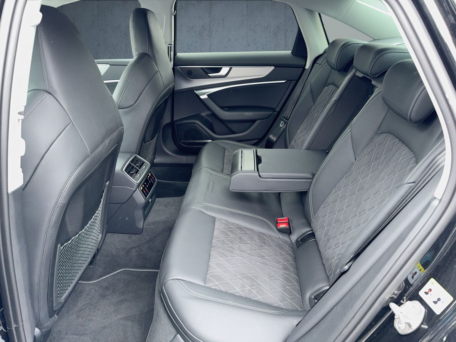 Audi - S6 Limousine_14