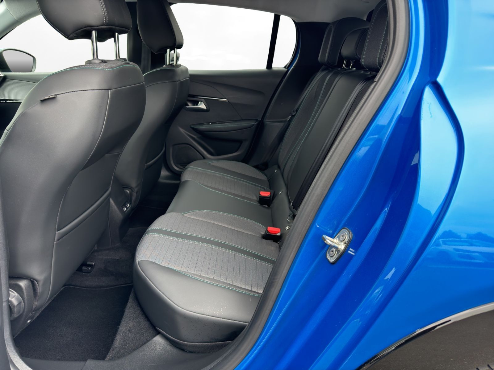 Peugeot - 208_12