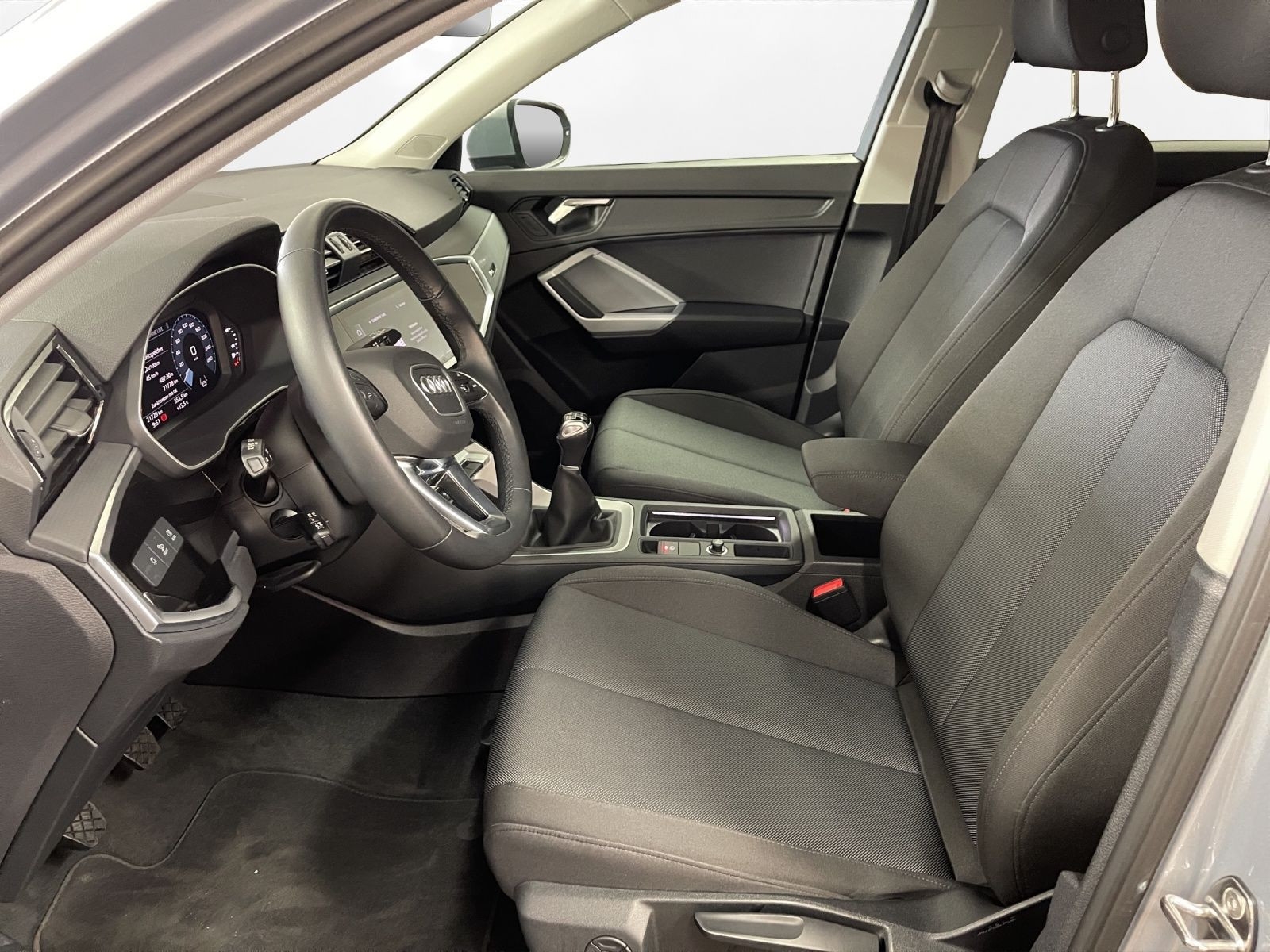 Audi - Q3_17