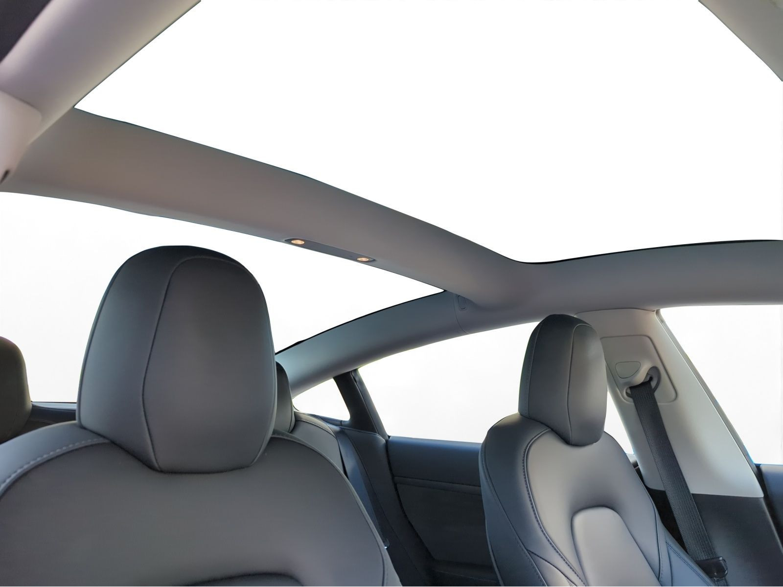 Tesla - Model 3_11