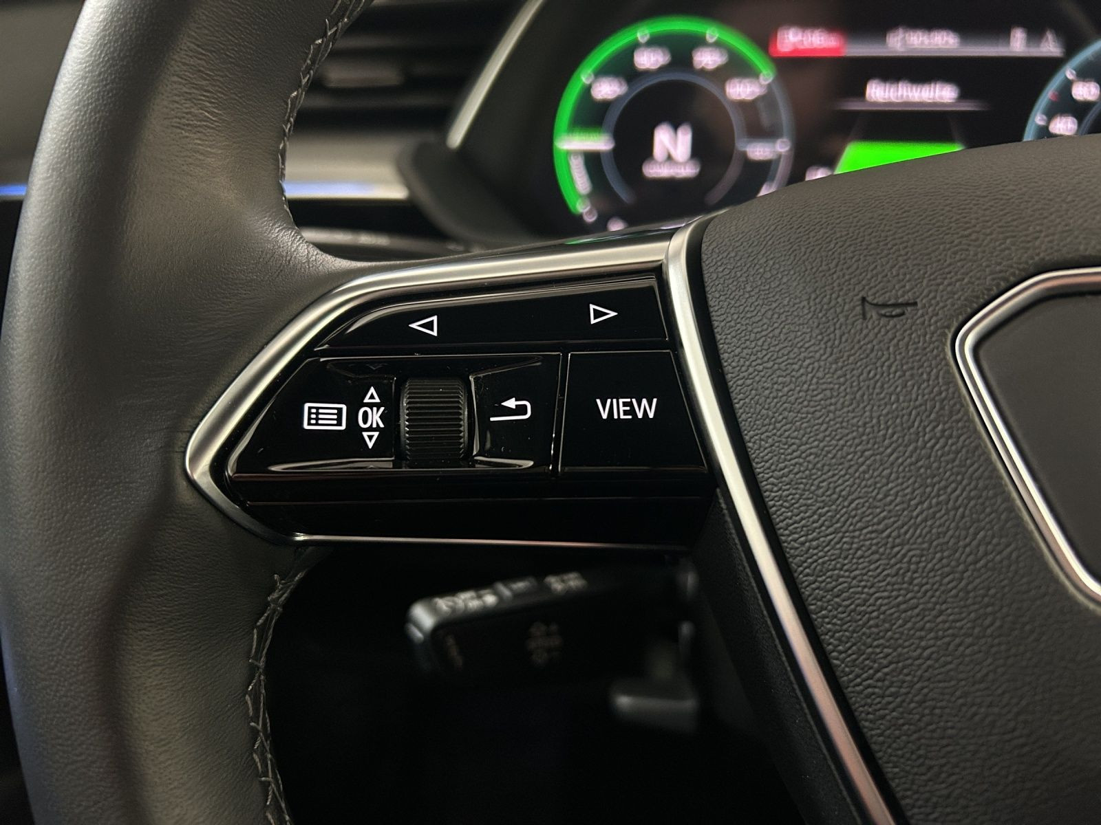 Audi - Q8 Sportback e-tron_24