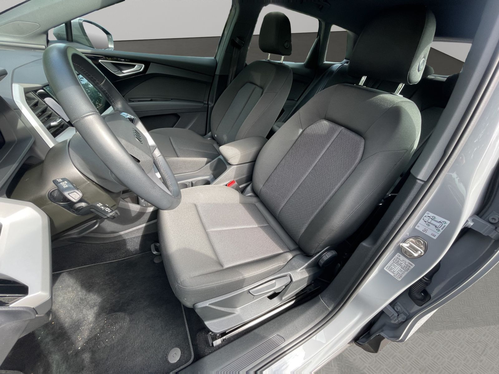 Audi - Q4_11