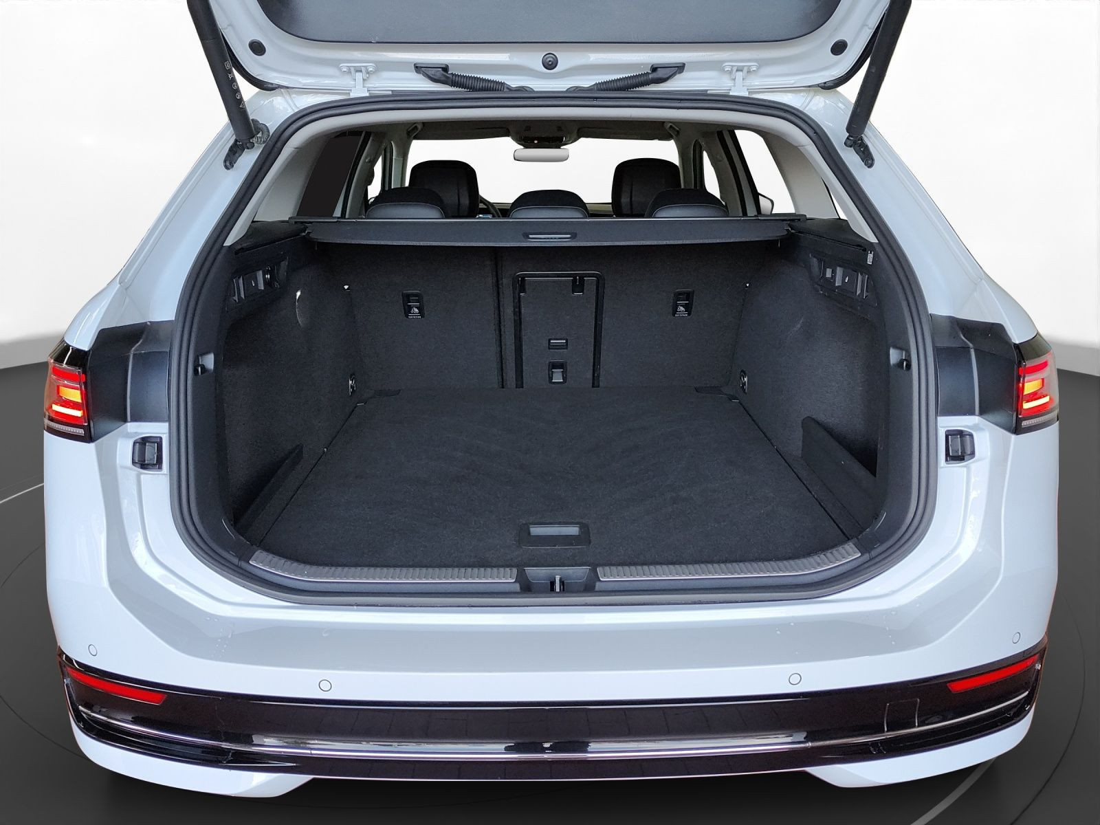 Volkswagen - Passat Variant_11