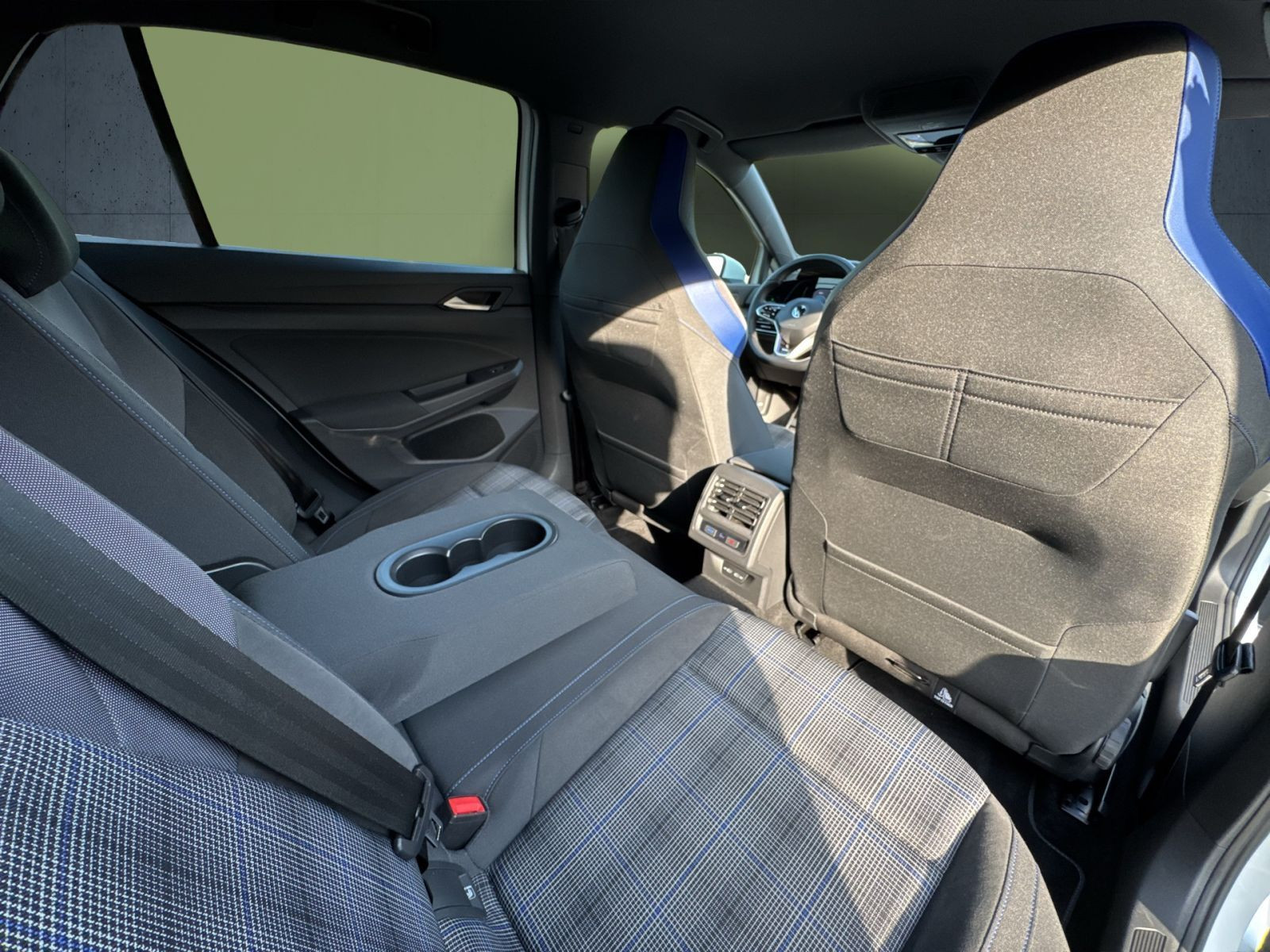 Volkswagen - Golf_21